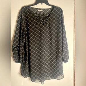 MAURICES 2X PLAID BLACK AND WHITE SHIRT 3/4 SLEEVES